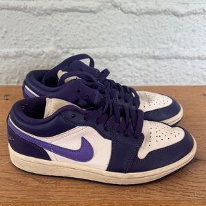 Nike Dark Purple and Cream Sneakers